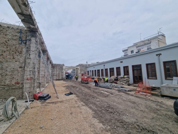 Πως είναι σήμερα η Δημοτική Αγορά της Χαλκίδας-Σε εξέλιξη οι εργασίες