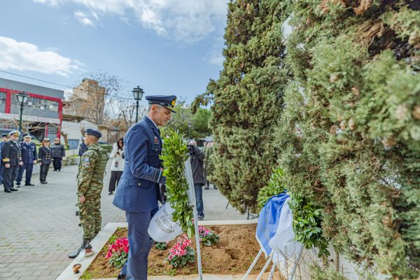Ο Δήμος Πειραιά τίμησε τη μνήμη των 63 θυμάτων του C-130 που συνετρίβη στο όρος Όθρυς στις 5/2/1991