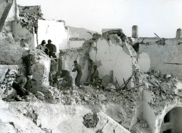 9 Ιουλίου 1956: Ο σεισμός που ισοπέδωσε τη Σαντορίνη