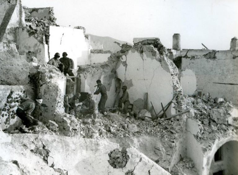 9 Ιουλίου 1956: Ο σεισμός που ισοπέδωσε τη Σαντορίνη