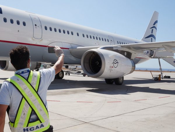 Aegean: Τρεις επιπλέον πτήσεις από τη Σαντορίνη τη Δευτέρα και την Τρίτη