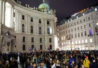 Αυστρία: Ένα βήμα πριν από τον σχηματισμό τρικομματικής κυβέρνησης