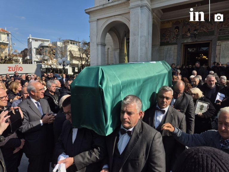 Τάκης Οικονομόπουλος: Η τελευταία πτήση για το «Πουλί» – Οδηγήθηκε στην τελευταία του κατοικία