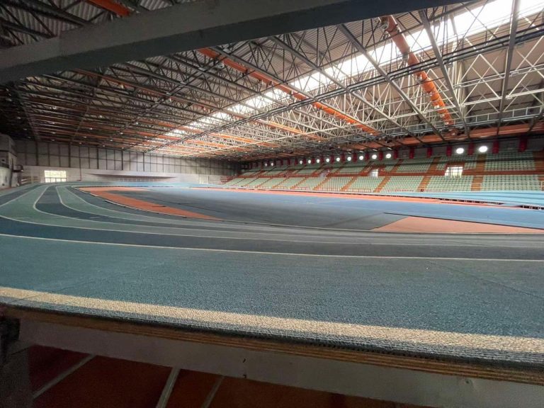 Πανέτοιμο το κλειστό της Παιανίας να υποδεχθεί τον στίβο (pics)