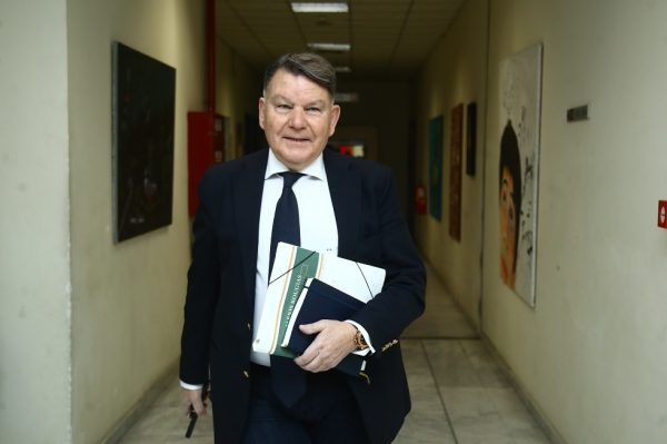 Αλέξης Κούγιας: Παραμένει διασωληνωμένος – Κρίσιμα τα επόμενα 24ωρα