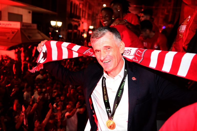 Ένας χρόνος Μεντιλίμπαρ (vids, pics)