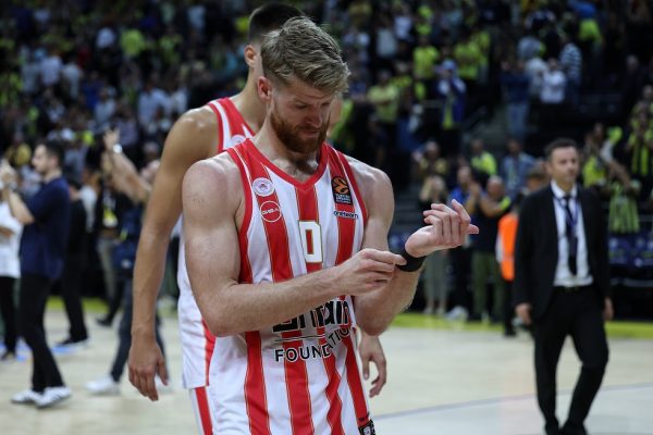 Δεν μπαίνει για επέμβαση ο Γουόκαπ – Διαψεύδει για μεταγραφή ο Ολυμπιακός