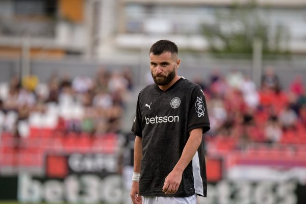 Με 10 παίκτες ο ΟΦΗ – Αποβλήθηκε ο Σενγκέλια (vid)