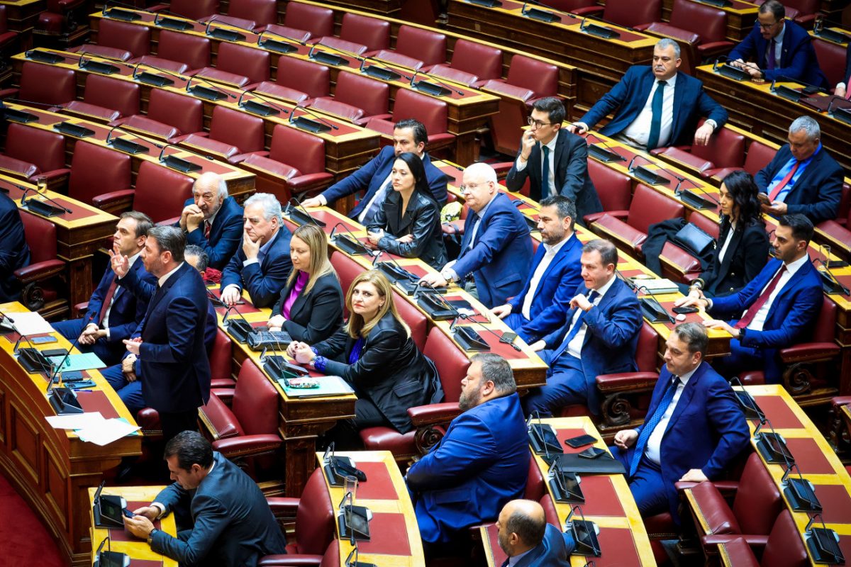 Πότε θα καταθέσει το ΠΑΣΟΚ την πρόταση δυσπιστίας – Η στάση για τις συγκεντρώσεις των Τεμπών