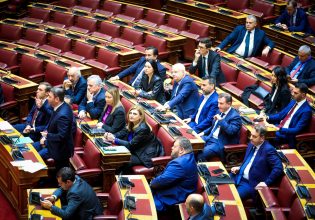 Πότε θα καταθέσει το ΠΑΣΟΚ την πρόταση δυσπιστίας – Η στάση για τις συγκεντρώσεις των Τεμπών