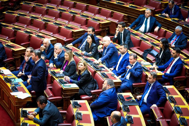 Πότε θα καταθέσει το ΠΑΣΟΚ την πρόταση δυσπιστίας – Η στάση για τις συγκεντρώσεις των Τεμπών