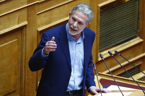 Γερουλάνος: Η ΝΔ φορολογεί το εισόδημα που φαντάζεται ότι υπάρχει και όχι τον πλούτο που ξέρει ότι υπάρχει
