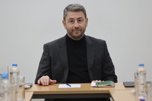 Συνεδρίασε το Πολιτικό Κέντρο του ΠΑΣΟΚ – Οι αναφορές Ανδρουλάκη και η διαφωνία Δούκα