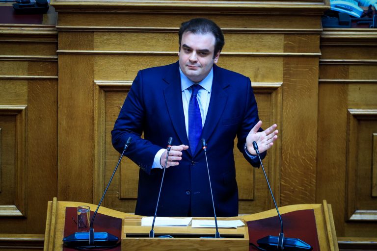 Τέμπη: Χαμηλώνουν τους τόνους Πιερρακάκης και Μιχαηλίδου – «Τα συλλαλητήρια δεν γίνονται για να πέσει ο Μητσοτάκης»