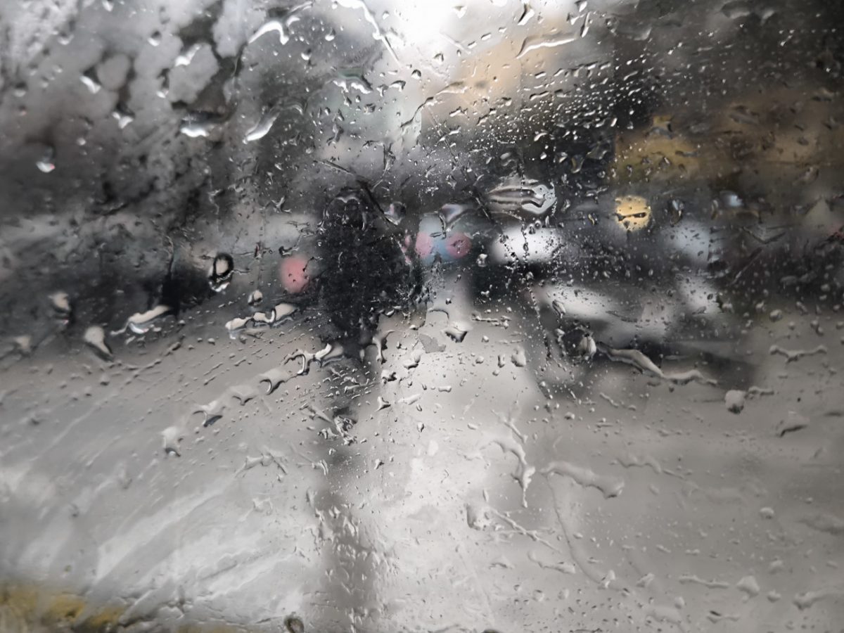 Καιρός: Σε εξέλιξη οι καταιγίδες – Πτώση της θερμοκρασίας τις επόμενες ημέρες