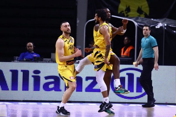 ΑΕΚ – Τορτόνα 93-86: Πήρε το ντέρμπι με σούπερ Χαμπ