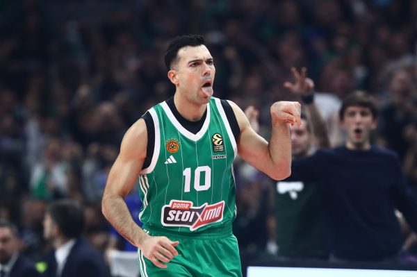 Σλούκας: «Είμαι περήφανος για τους συμπαίκτες μου, παίζουμε με… 1,5 ψηλό»