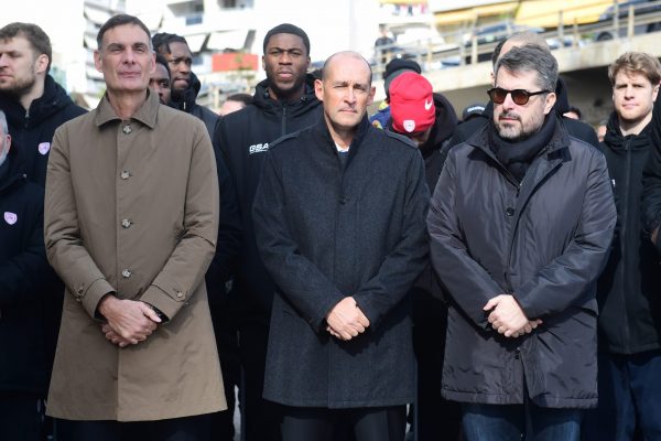 Στο Καραϊσκάκη για το μνημόσυνο της Θύρας 7 ο μπασκετικός Ολυμπιακός (pics)