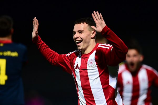 Σταύρος Πνευμονίδης: Η «χρυσή» κεφαλιά με τη Χιρόνα και το σερί στο Youth League – Η σπουδαία χρονιά με τον Ολυμπιακό (vids)