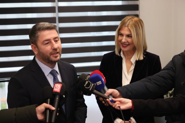 ΣΥΡΙΖΑ για ένταξη Θρασκιά σε ΠΑΣΟΚ: Παράδειγμα προς αποφυγήν η ίδια και ο πολιτικός υποδοχέας