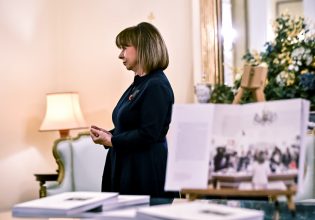 Η Σακελλαροπούλου παρουσίασε λεύκωμα για την Προεδρία της – «Οι βασικές επιταγές που ακολούθησα»