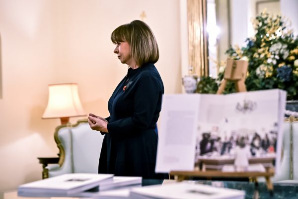 Η Σακελλαροπούλου παρουσίασε λεύκωμα για την Προεδρία της – «Οι βασικές επιταγές που ακολούθησα»