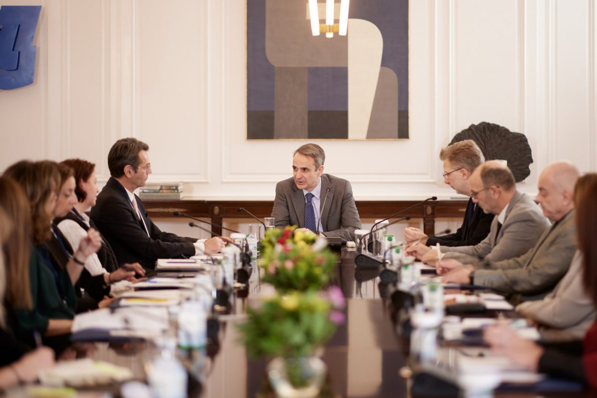 Συνεδρίασε η Ειδική Επιτροπή για τον Αυτισμό υπό τον Μητσοτάκη – Ποιος είναι ο σκοπός της