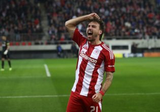 Ο Ολυμπιακός άνοιξε το σκορ κόντρα στην ΑΕΚ, με γκολ του Αντρέ Όρτα (1-0, vid)