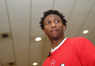 Σέιμπεν Λι: Πόσο μοιάζει στον ΜακΚίσικ!