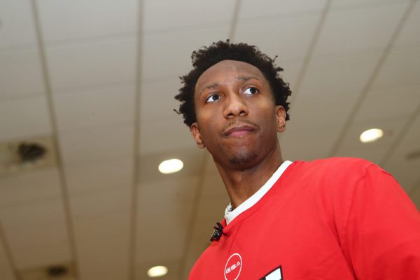 «Αν είχε αργήσει δέκα λεπτά, ο Ολυμπιακός δεν θα μπορούσε να πάρει τον Σέιμπεν Λι»