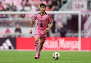 Άλεν Νόα Τζέιμς: Ποιος είναι ο συμπαίκτης του Μέσι που ετοιμάζεται για την Εθνική Ελλάδας (vids)