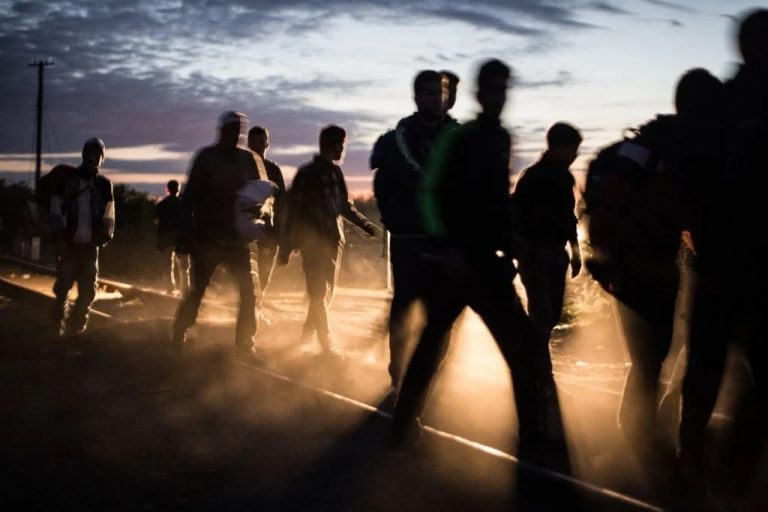 Υψηλή και κακώς διαχειριζόμενη η μετανάστευση, λένε οι Δυτικοευρωπαίοι – Έρευνα σε 7 χώρες