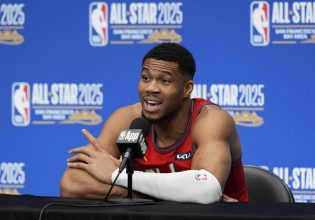 Αντετοκούνμπο για την πρόσκληση στον Μοράντ: «Τα παιδιά μου το έγραψαν, χάκαραν το κινητό μου» (vid)