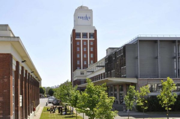 «Πλασιέ υποβαθμισμένων πανεπιστημίων» – Συνεχίζεται ο πόλεμος κυβέρνησης – ΠΑΣΟΚ για τη «Σορβόννη»