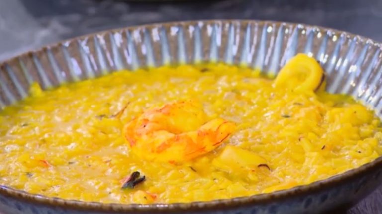 Συνταγή: Πιλάφι με θαλασσινά και σαφράν
