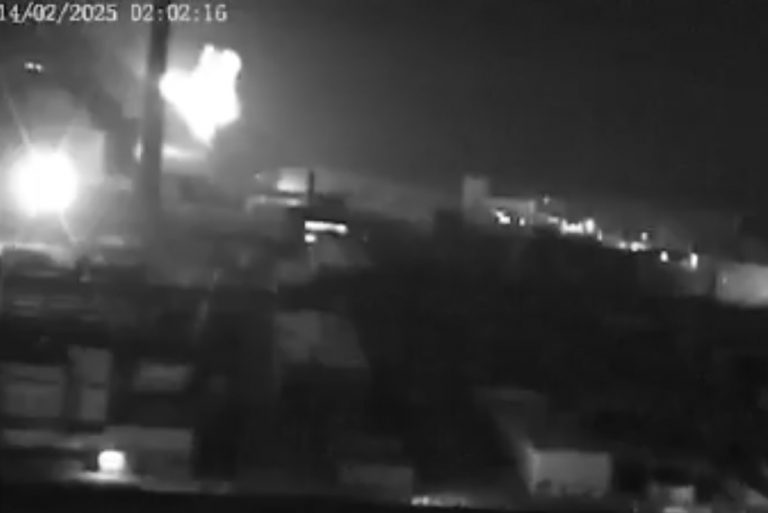 Βολοντίμιρ Ζελένσκι: Τη Ρωσία κατηγορεί για την έκρηξη στη σαρκοφάγο του Τσερνόμπιλ ο Ουκρανός πρόεδρος