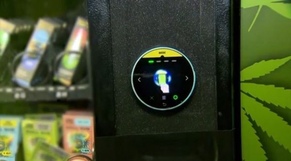 Νέα μόδα οι αυτόματοι πωλητές κάνναβης – Ανήλικοι αγοράζουν τα προϊόντα χωρίς κανένα έλεγχο