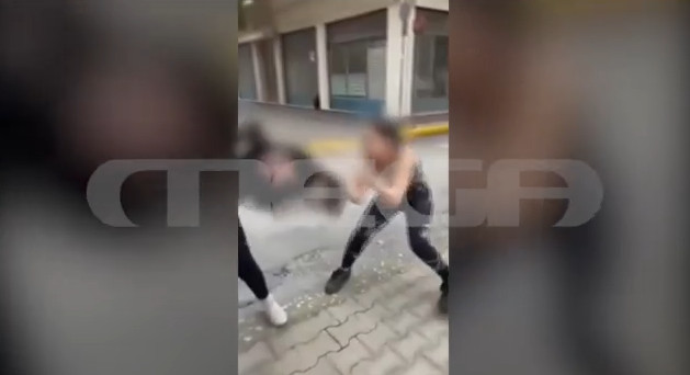 Άγριος ξυλοδαρμός ανήλικης από συμμαθήτριά της – Βίντεο ντοκουμέντο