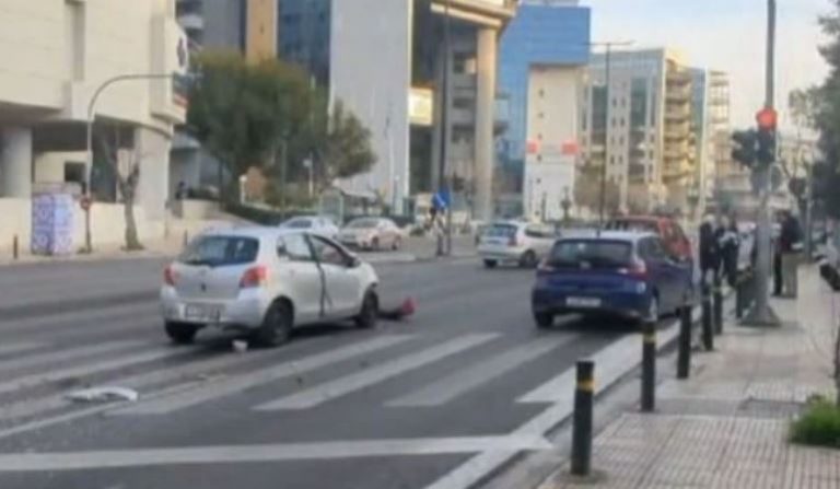 Μεσογείων: Τροχαίο με σύγκρουση τριών οχημάτων