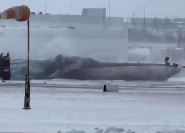 Τορόντο: Οι δύο λόγοι που επέζησαν όλοι στο αεροσκάφος που συνετρίβη