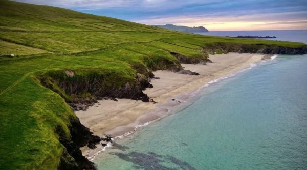 Ιρλανδία: Zευγάρι επιλέχθηκε να φροντίζει το Great Blasket – Θα το τολμούσατε;