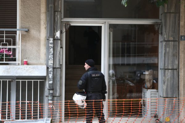 Παγκράτι: «Ήθελα να την λυτρώσω από το κακό», ανέφερε ο 56χρονος που σκότωσε την μητέρα του