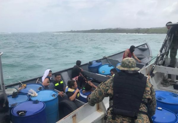 Αμερικάνικο Όνειρο: Ναυάγιο με 21 μετανάστες ανοικτά του Παναμά – Νεκρό 8χρονο κορίτσι