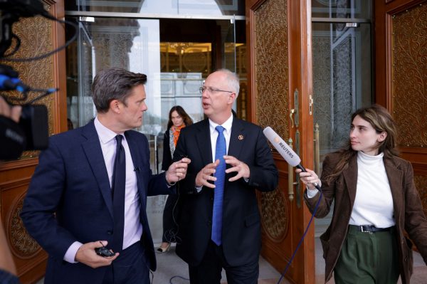 Moscow Times: Το Κρεμλίνο προσφέρει στην Ουάσινγκτον ρωσικό πετρέλαιο και πρόσβαση στην Αρκτική