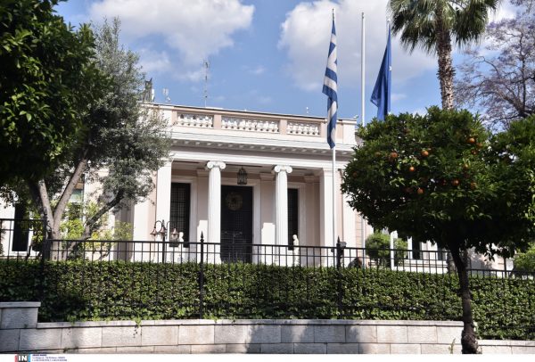 Μαξίμου: Η τριπλή πρόκληση που αντιμετωπίζει η κυβέρνηση