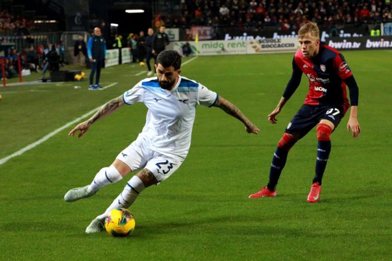 Κάλιαρι – Λάτσιο 1-2: Πέρασε από τη Σαρδηνία και «πάτησε» τετράδα