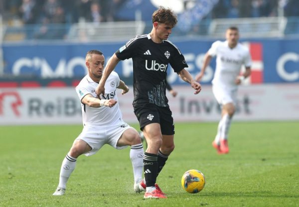 Κόμο – Νάπολι 2-1: Την «γκρέμισε» από την κορυφή