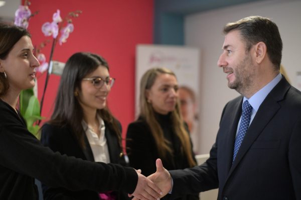 Ανδρουλάκης από Θεσσαλονίκη: Πρέπει να αρθούν τα εμπόδια στη γυναικεία επιχειρηματικότητα