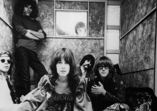 Το σεξ με τον Μόρισον και το μαστουρωμένο κουνέλι: Η Γκρέις Σλικ ήταν νηφάλια στα 80’s κι ακόμα το μετανιώνει