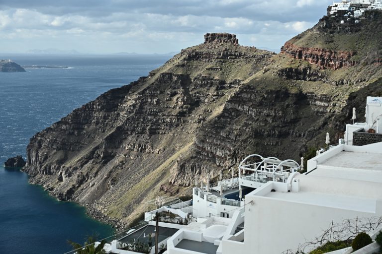 Σαντορίνη: «Δεν υπάρχει περίπτωση να δημιουργηθεί ένα καινούργιο ηφαίστειο» είπε ο Παπανικολάου